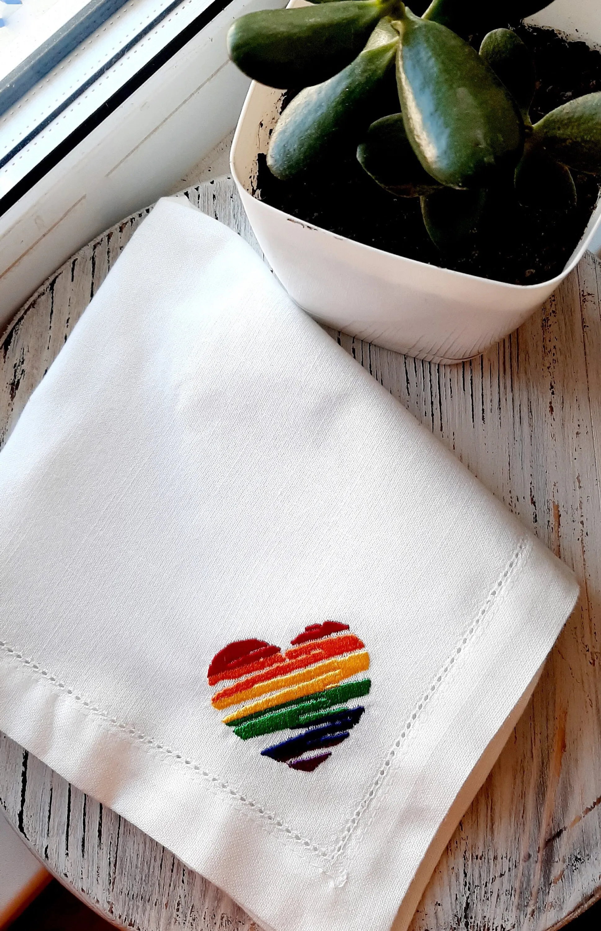 #015 | Rainbow-colored heart | Linen napkins