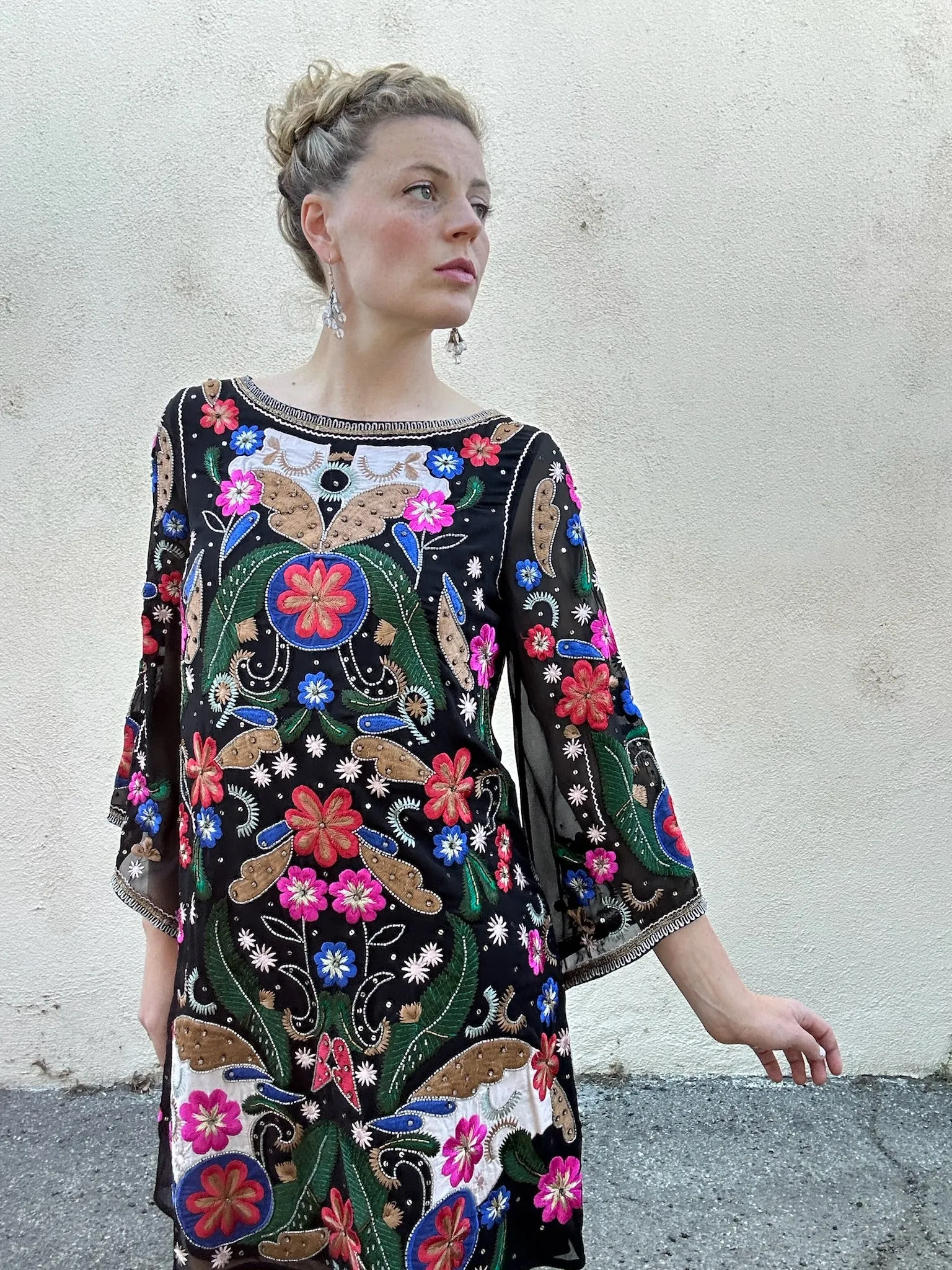 NWT Alice   Olivia Embroidered/Beaded Mini Gown